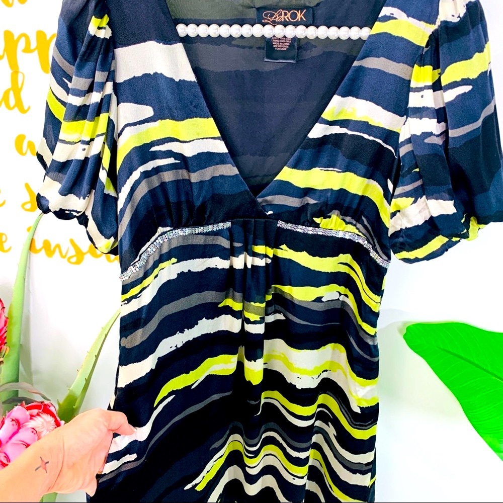 LaROK 100% Silk Zebra Plunge Short Sleeve Dress XS - Picture 9 of 13